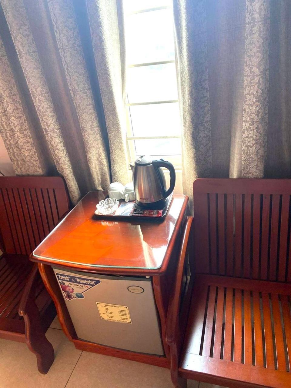 Hong Ha Airport Hotel Thach Loi Esterno foto